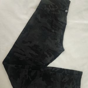 Lululemon sz 8 Camouflage Align Leggings